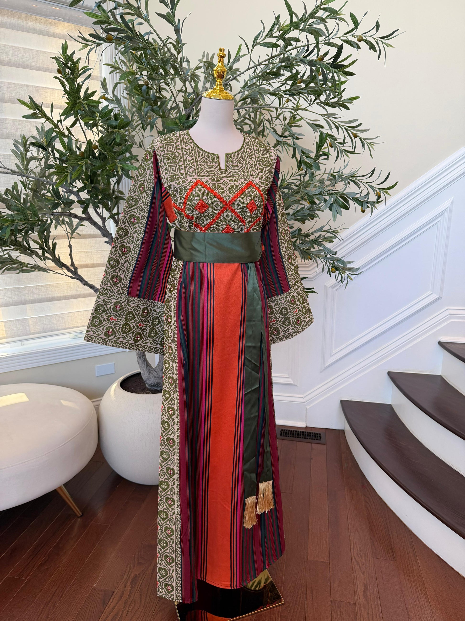 Olive Majesty Majdalawi Embroidered Tatreez Thobe