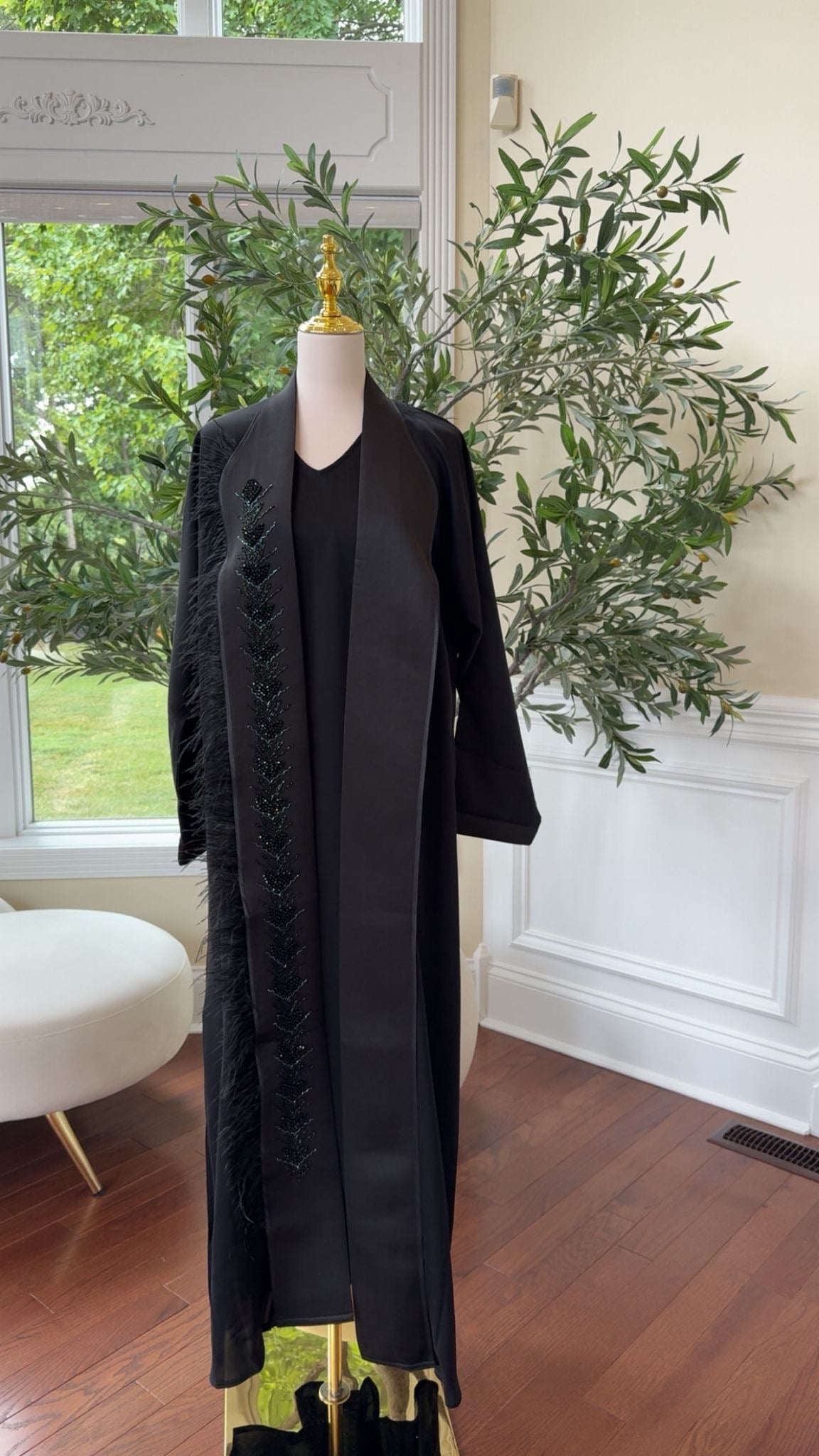 Black Elegance Abaya – Feathered Grace & Beaded Detail