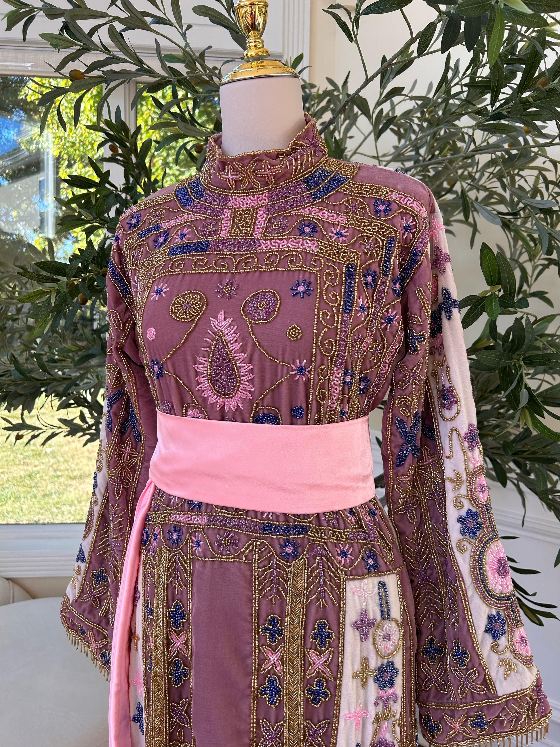 Pink Velvet Stone Thobe