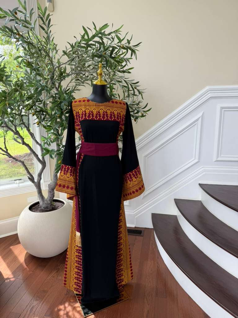 Black Embroidery Tatreez Elegance Thobe