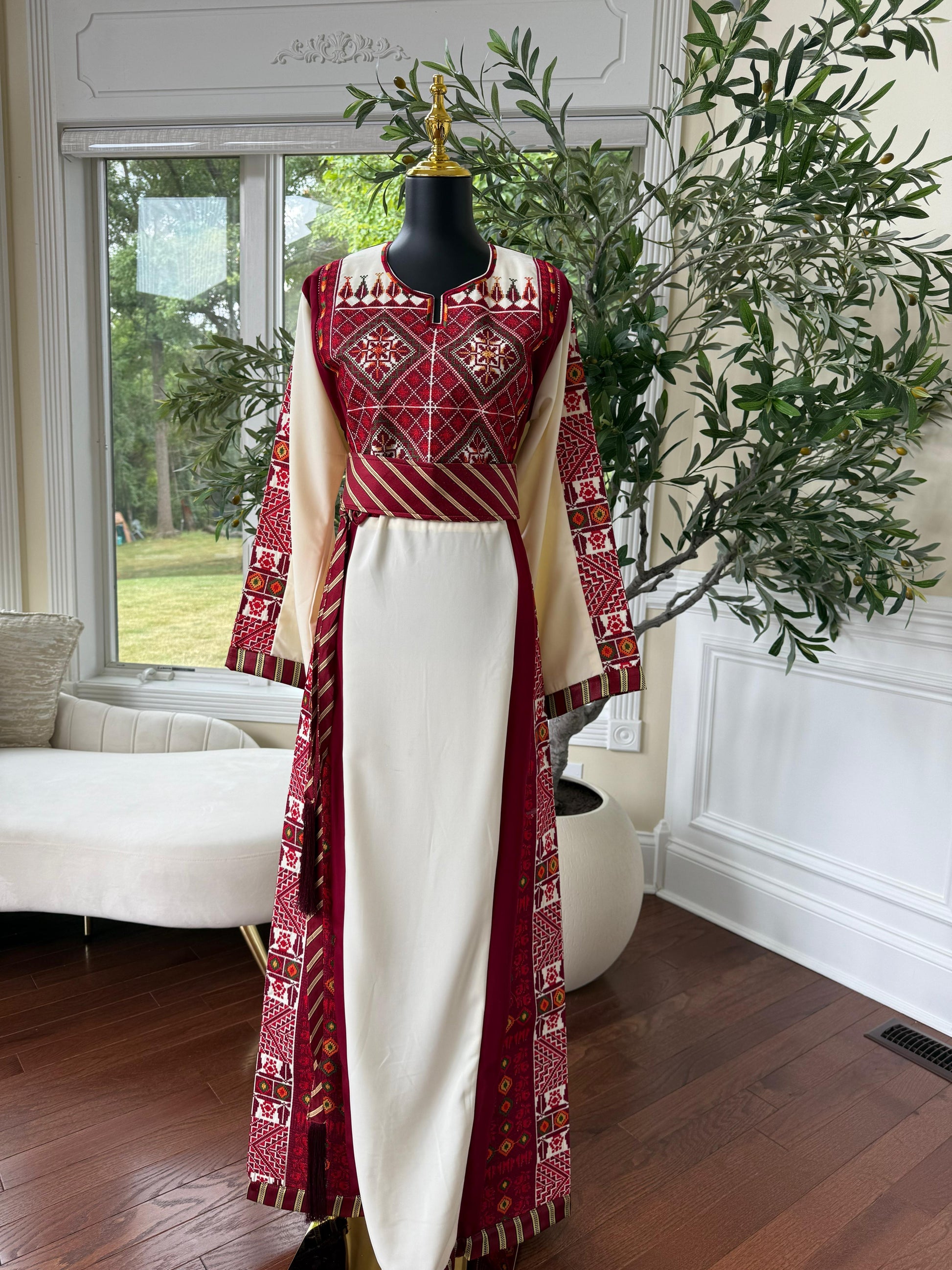 Embroidery Red Tatreez Off White Thobe