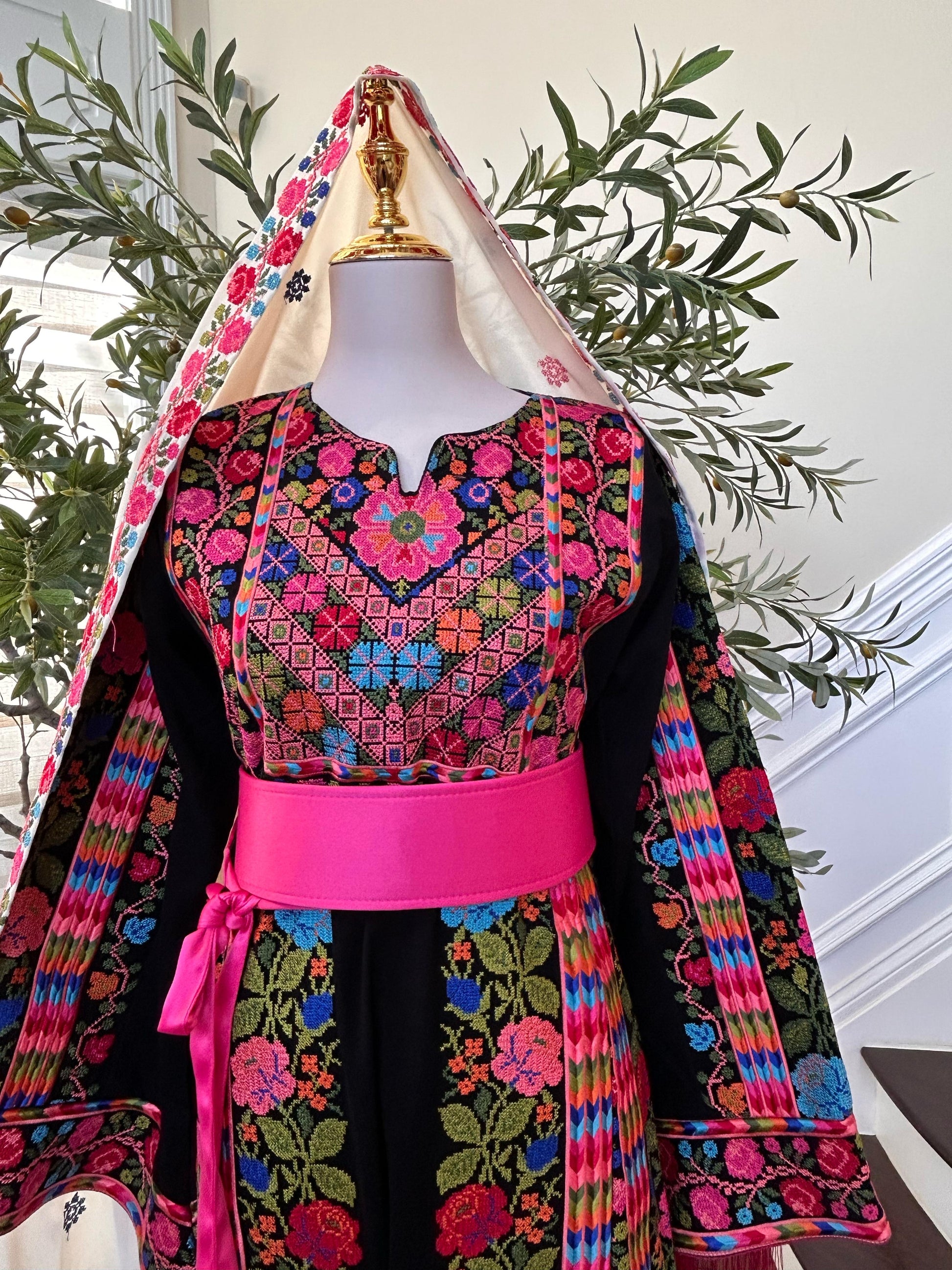 Black Floral Embroidered Tatreez Pink Thobe