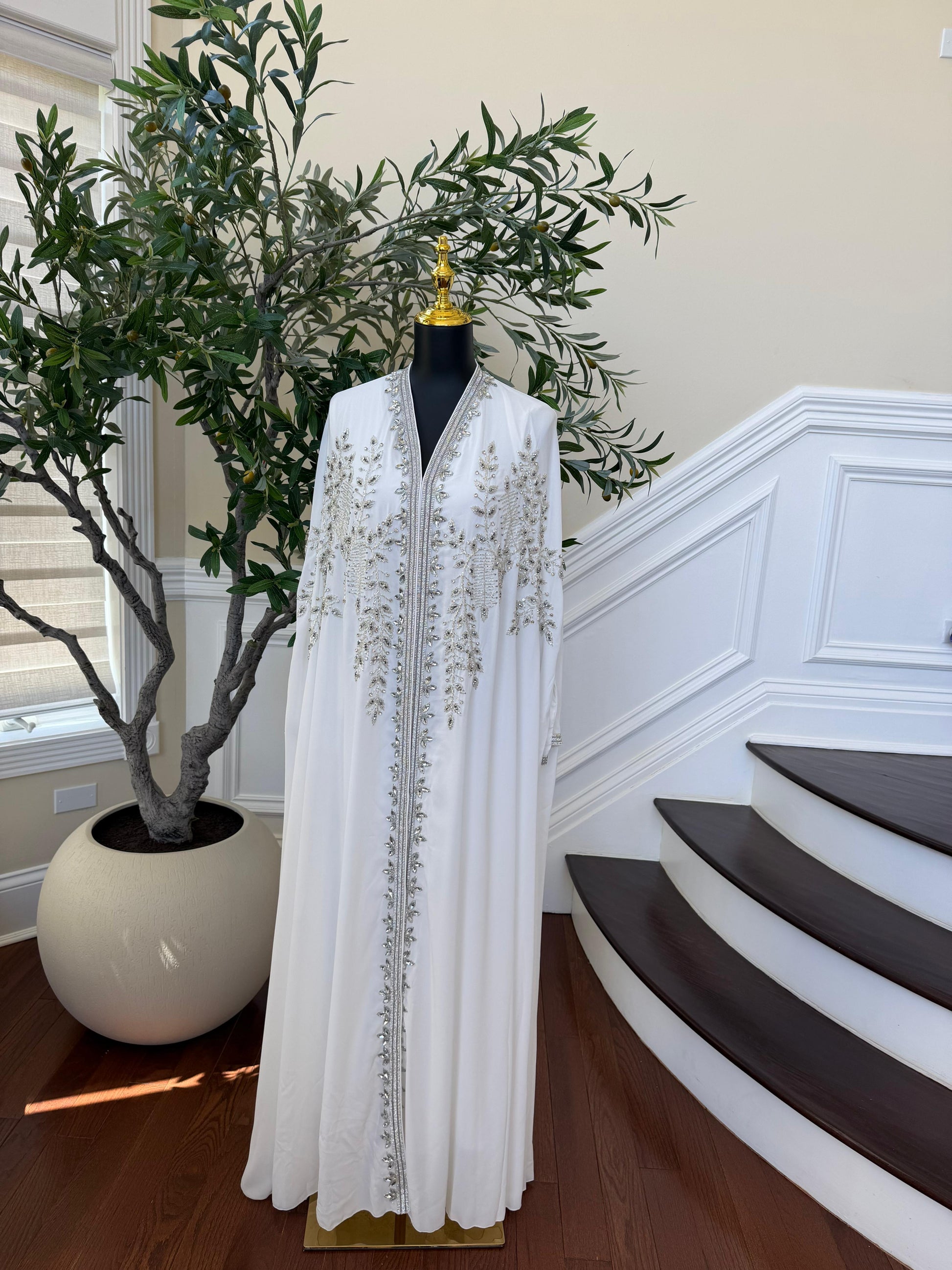White Royale Elegance Beaded Kuftan