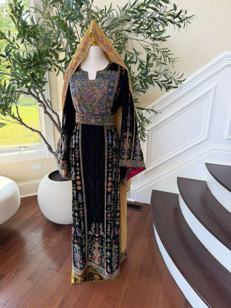 Black Beaded Stone Elegance Thobe