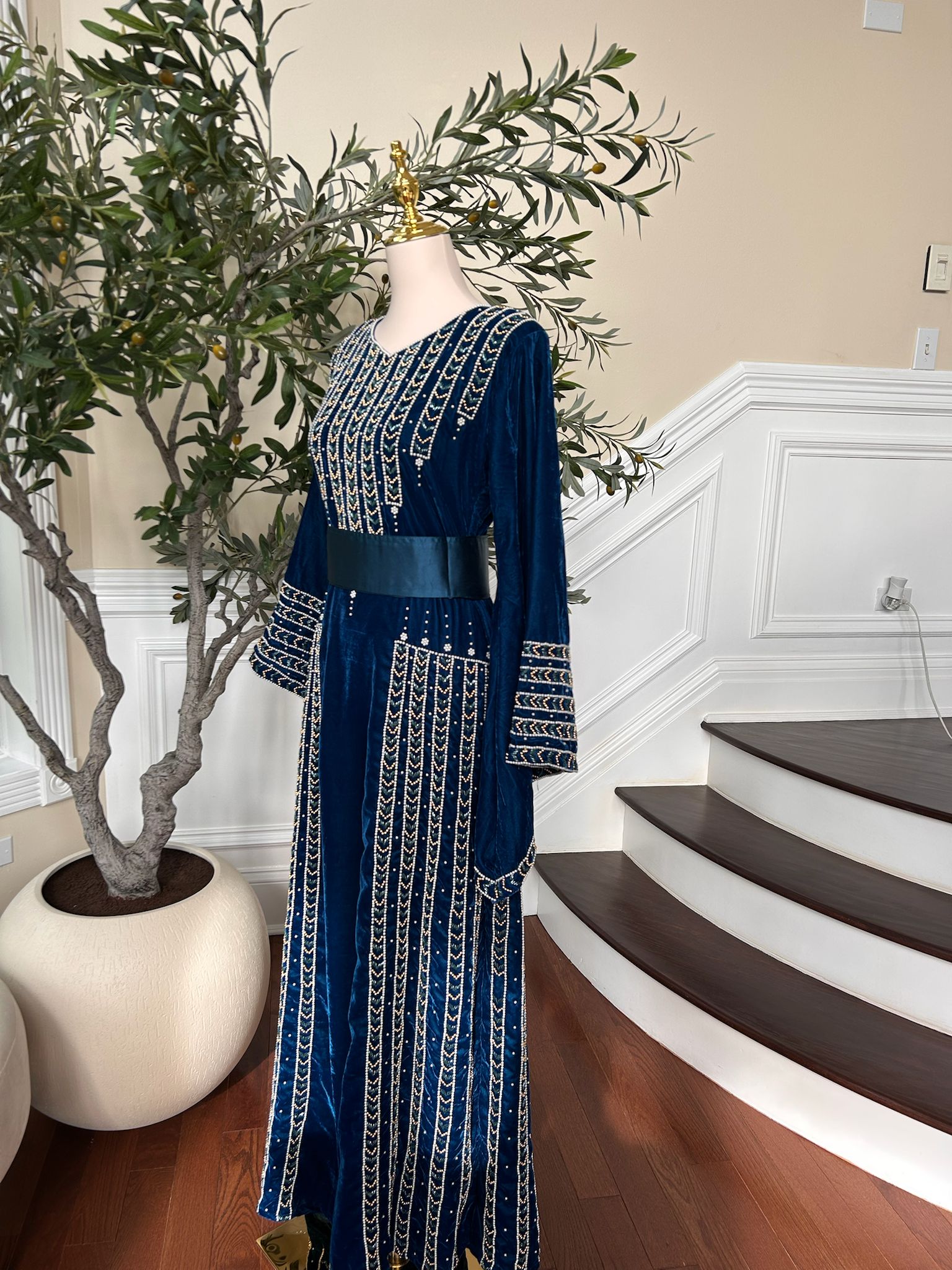 Blue Velvet Stone Thobe
