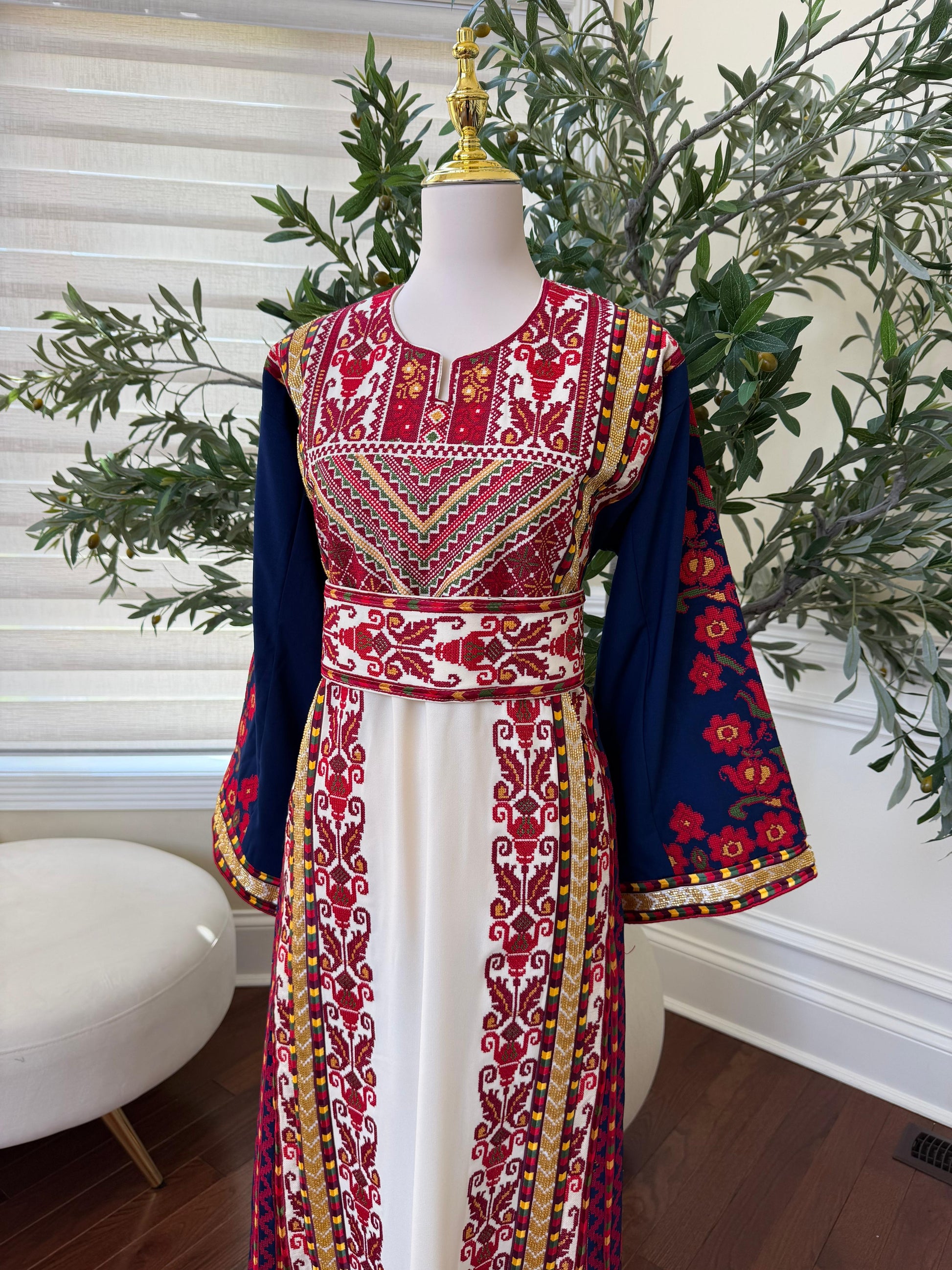 Elegant Itamin Palestinian Thobe 2333