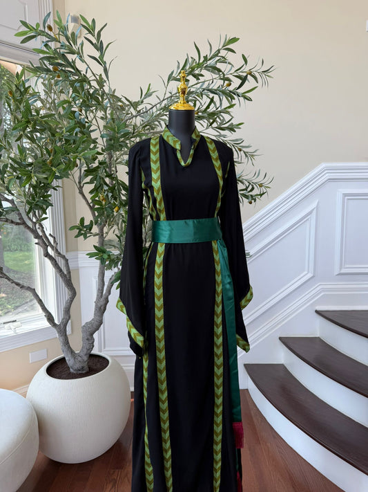 Emerald Legacy Embroidery Tatreez Thobe