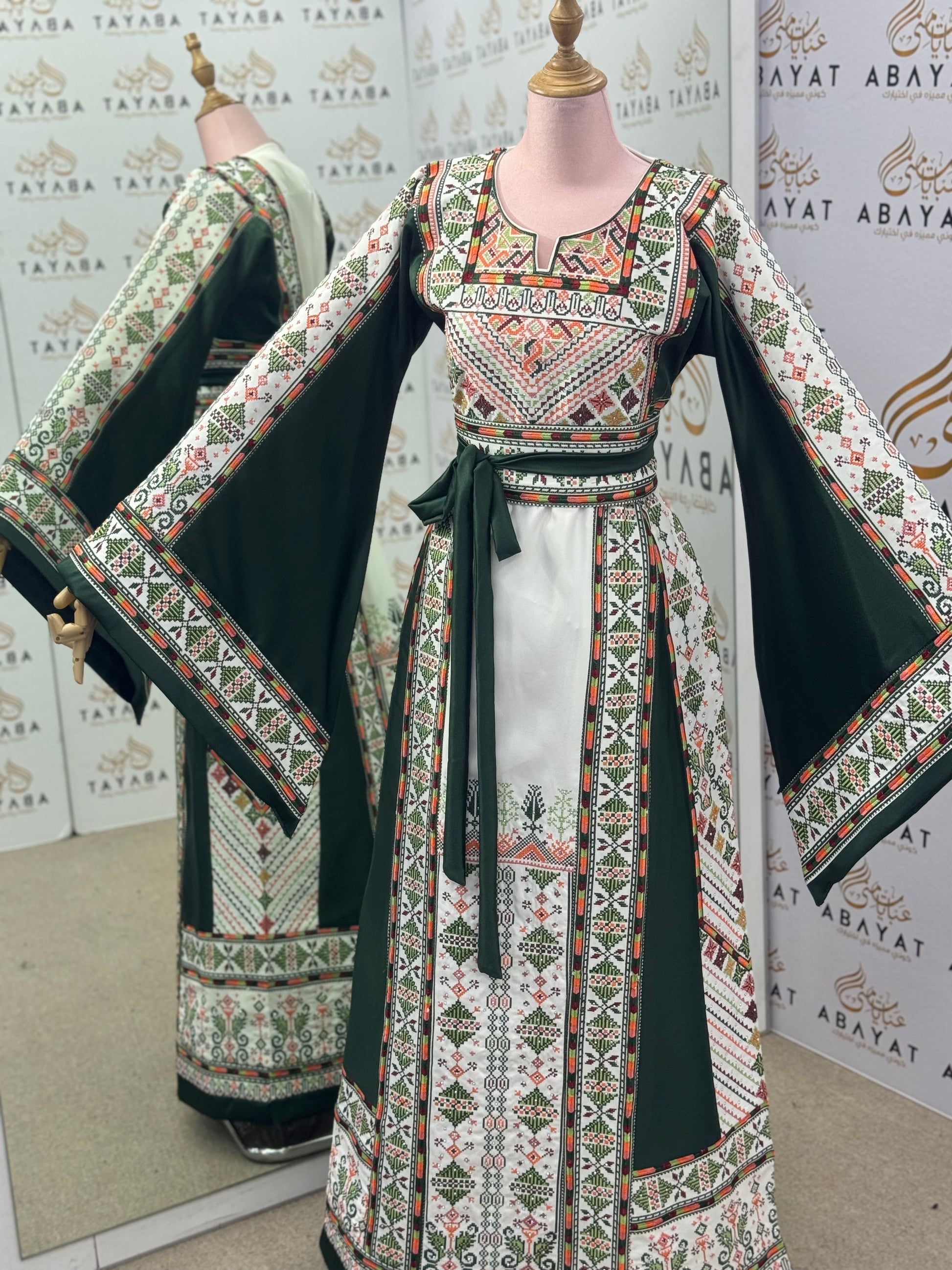 Emerald Green Palestinian Thobe – Mixed Fabric with Traditional Tatreez