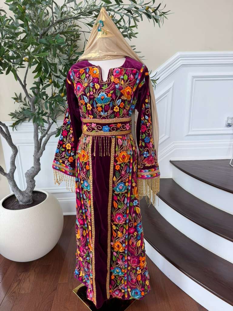 Pink Floral Handmade Stone Elegance Thobe تطريز يدوي قطبه برزيلي