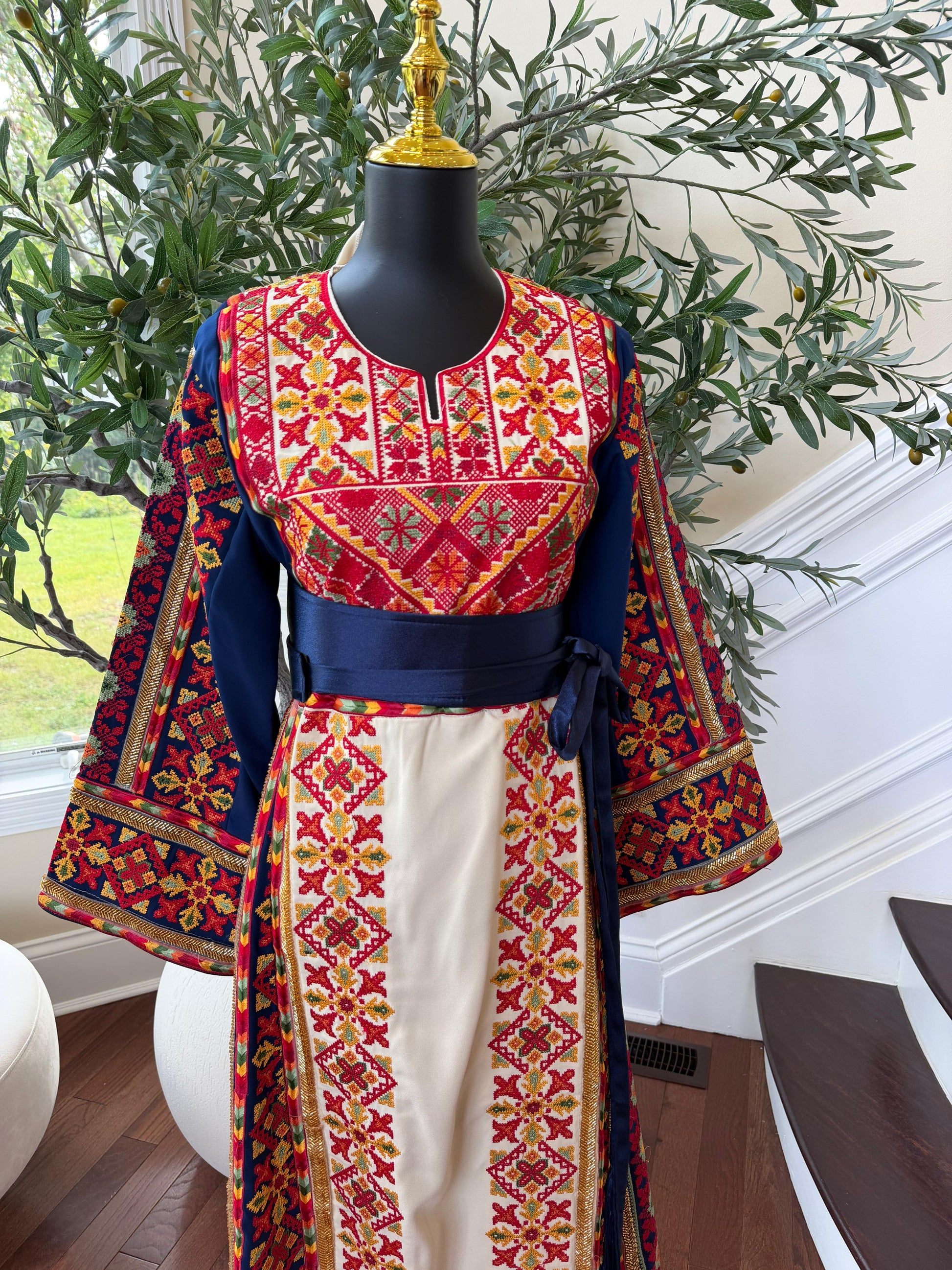 Cream Embroidery Tatreez Blue Sabal Kharaz Thobe