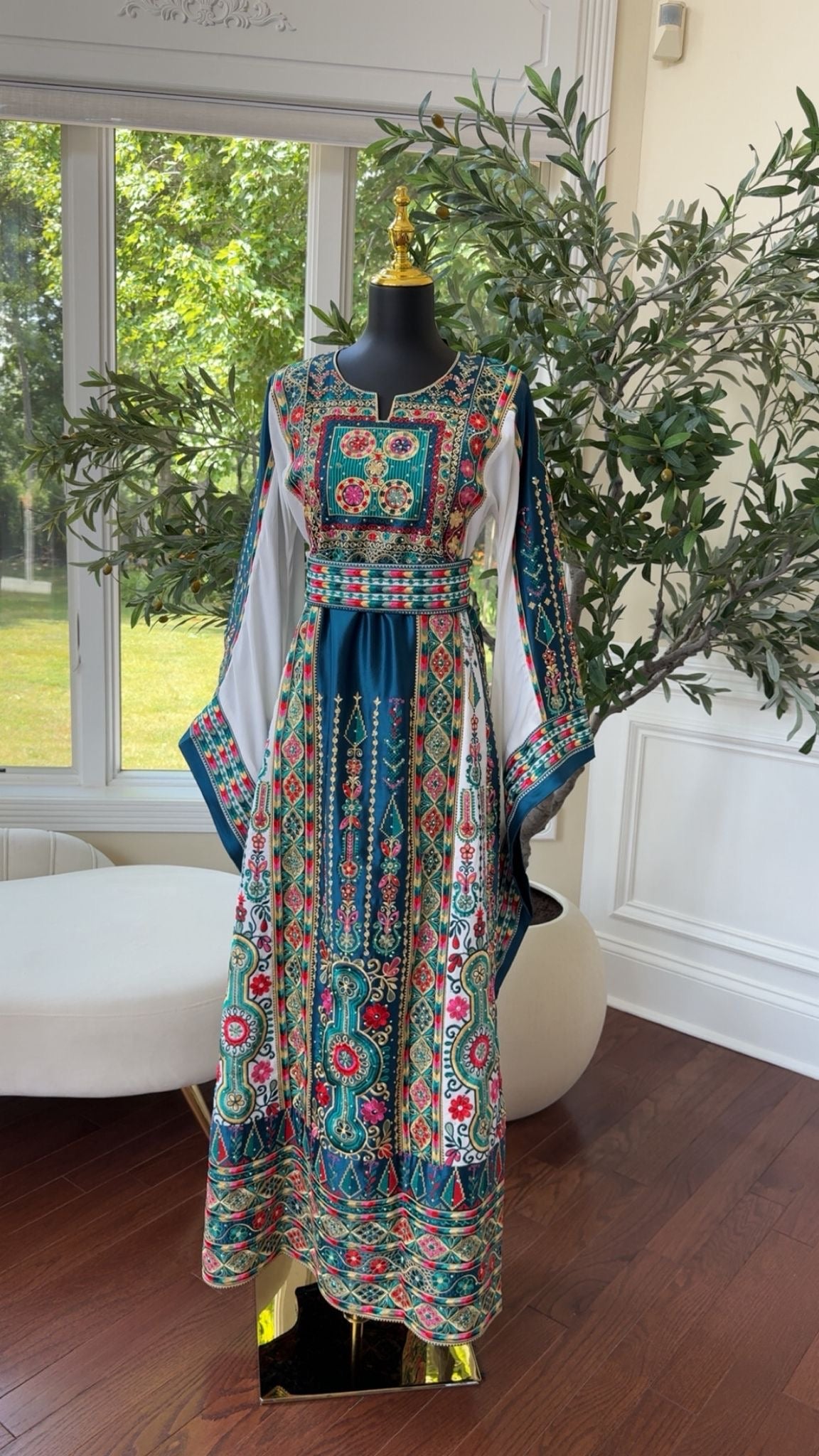 Embroidery Tatreez Turquoise Thobe/A