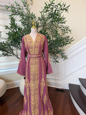Pink Kuftan with Intricate Golden Embroidery Detail
