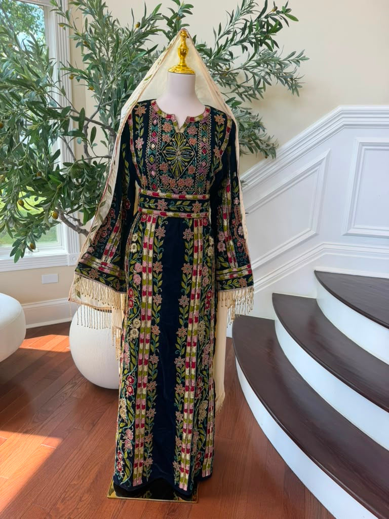 Green Embroidery Stone Elegance Thobe