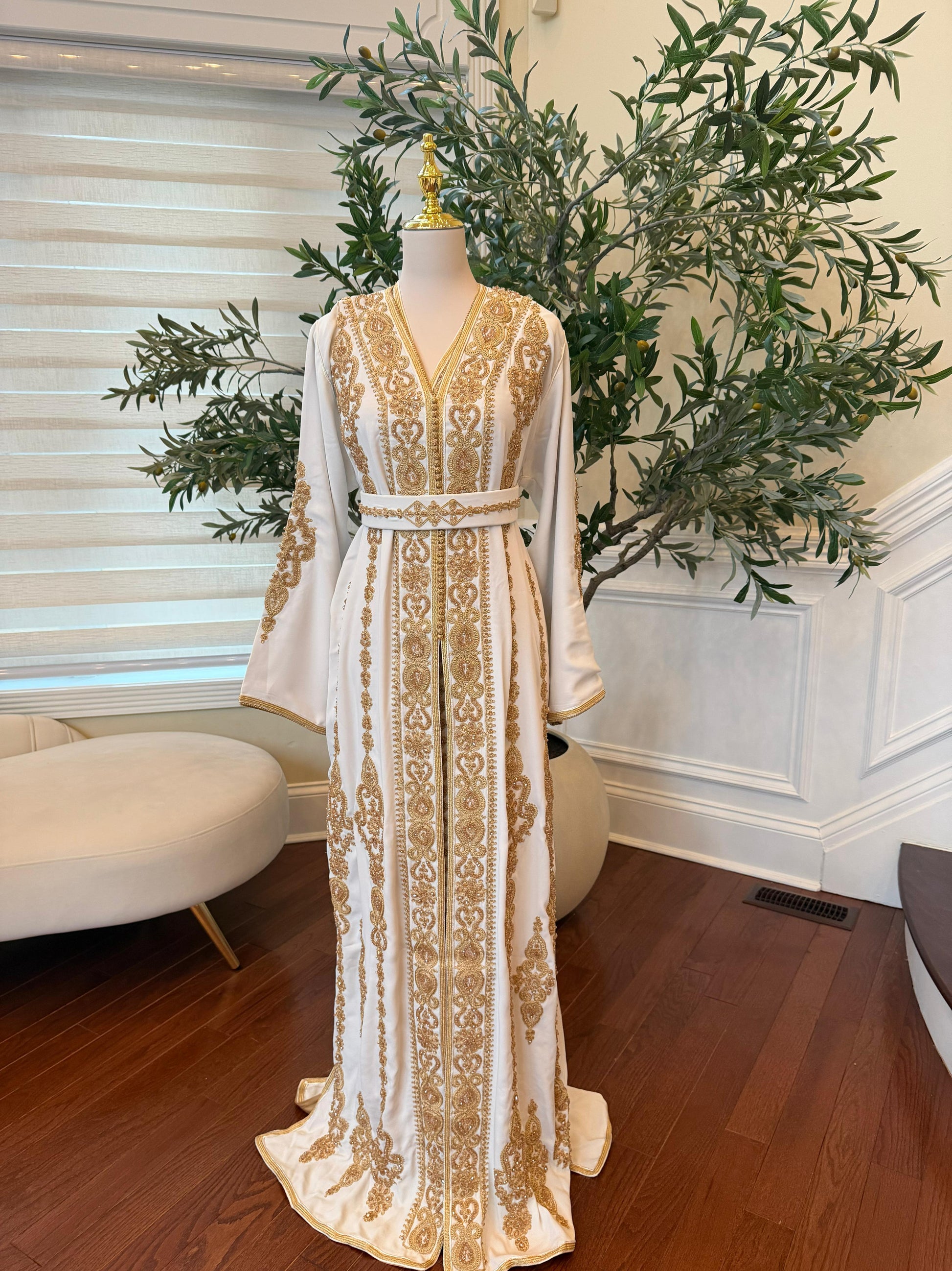 White Embroidery Golden Charm Kuftan