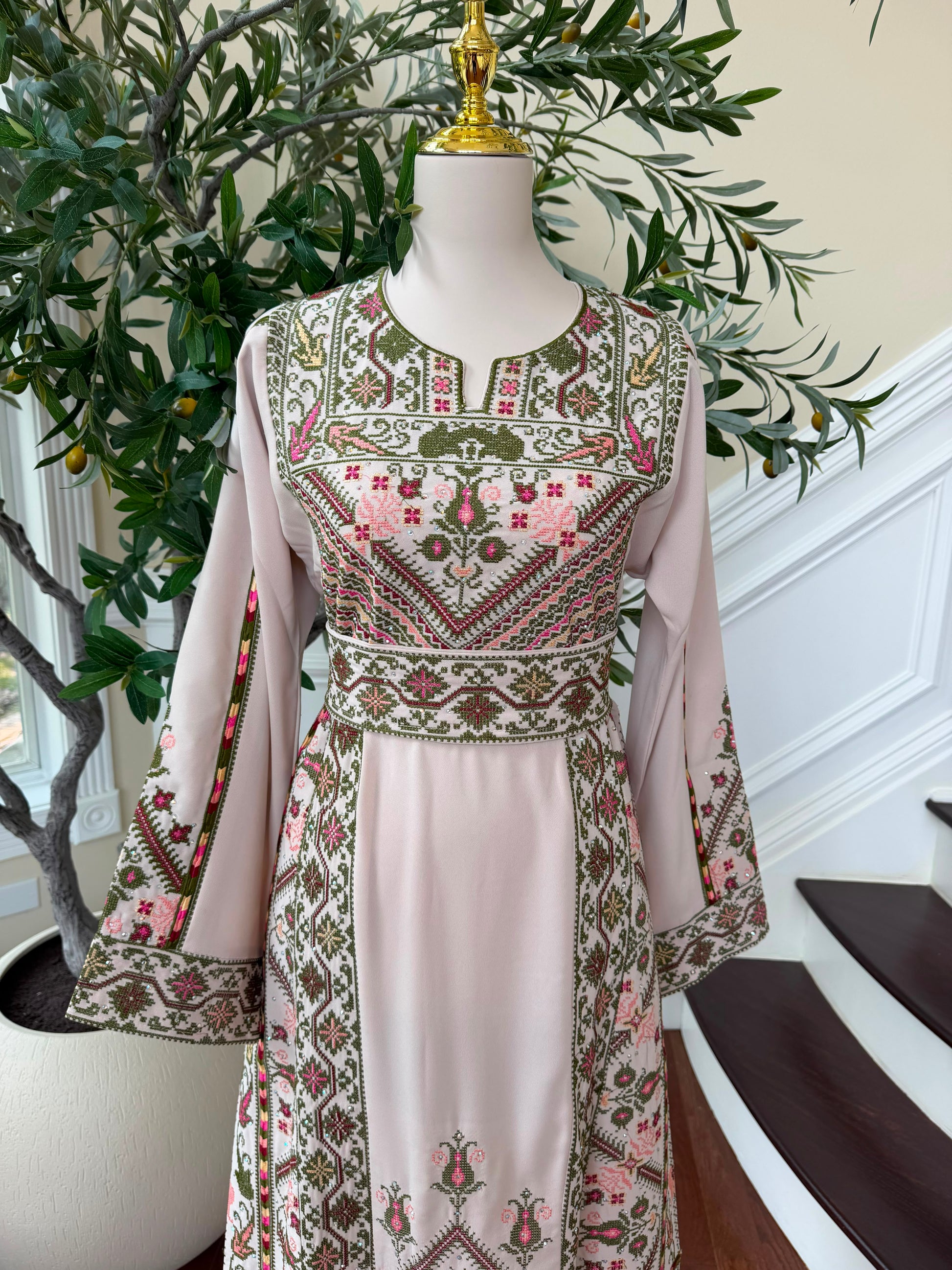 Cream Embroidery Green Tatreez Thobe