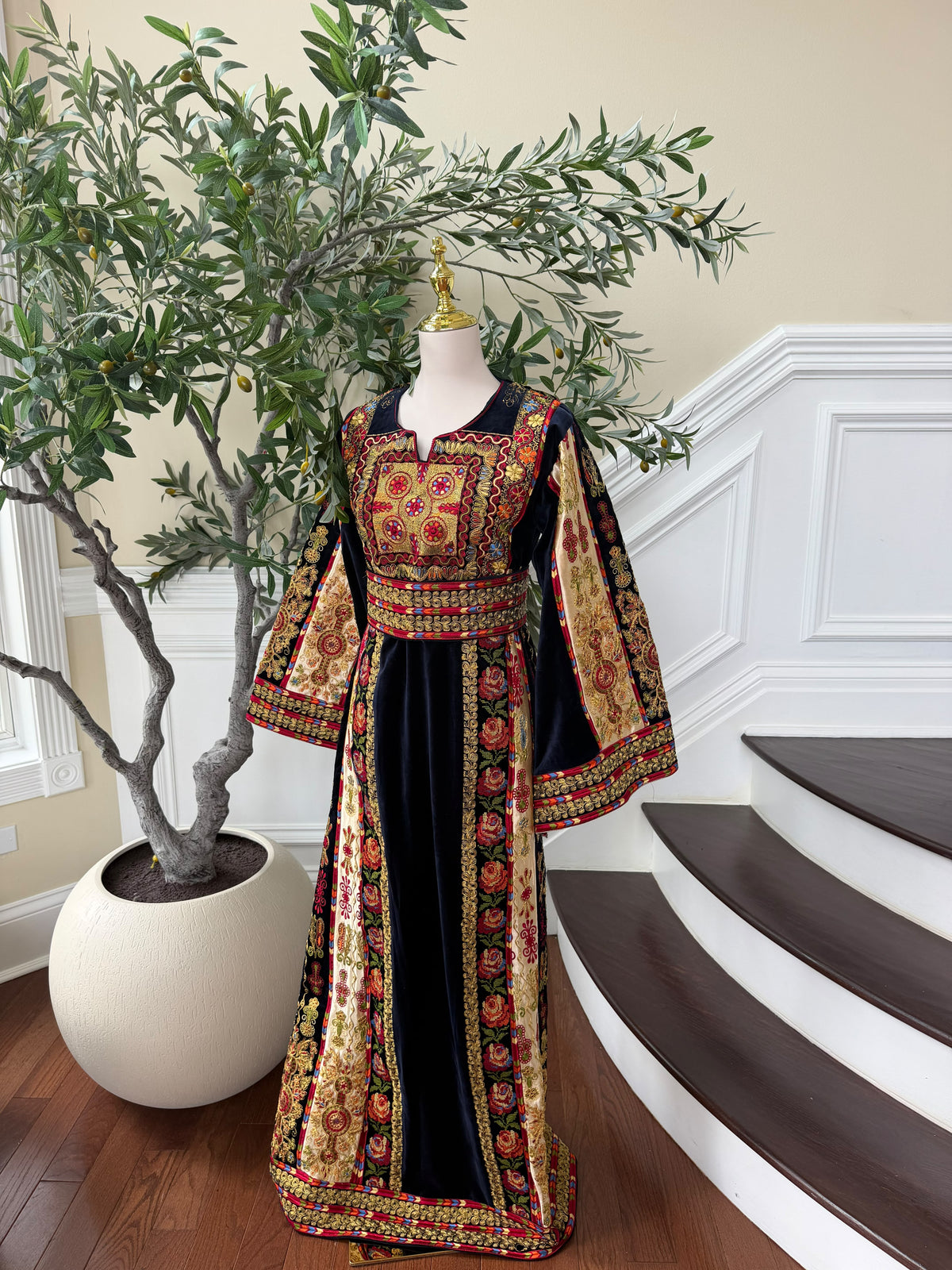 Navy Blue Embroidery Tatreez Thobe