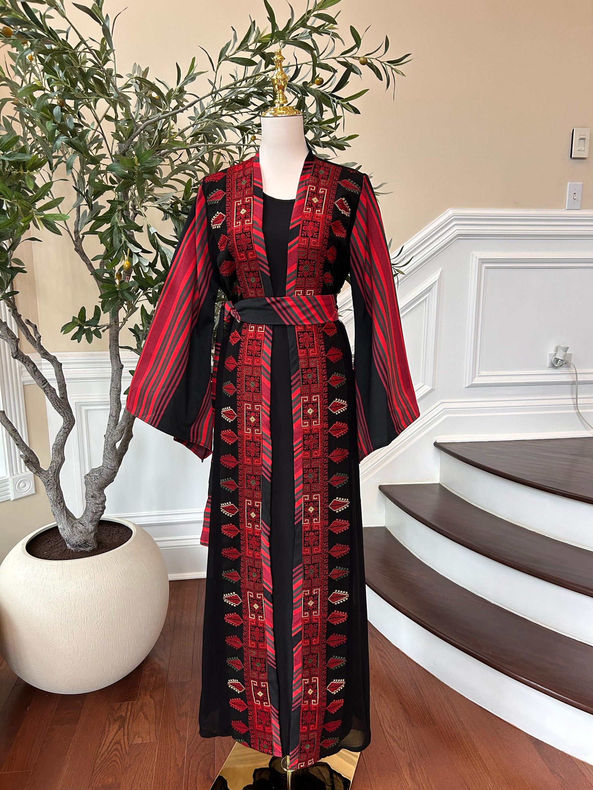 Black Two Piece Tatreez Traditional Majdalawi Thobe