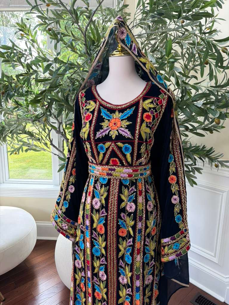 Black Beaded Stone Embroidered Thobe