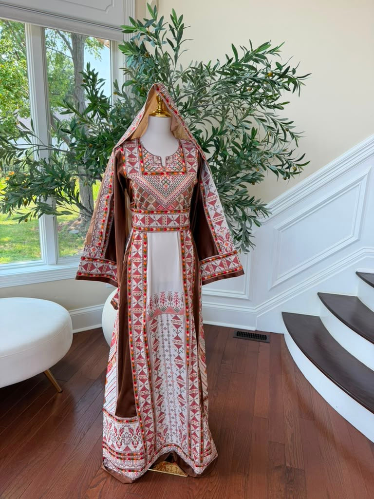 Traditional Elegance Embroidery Thobe