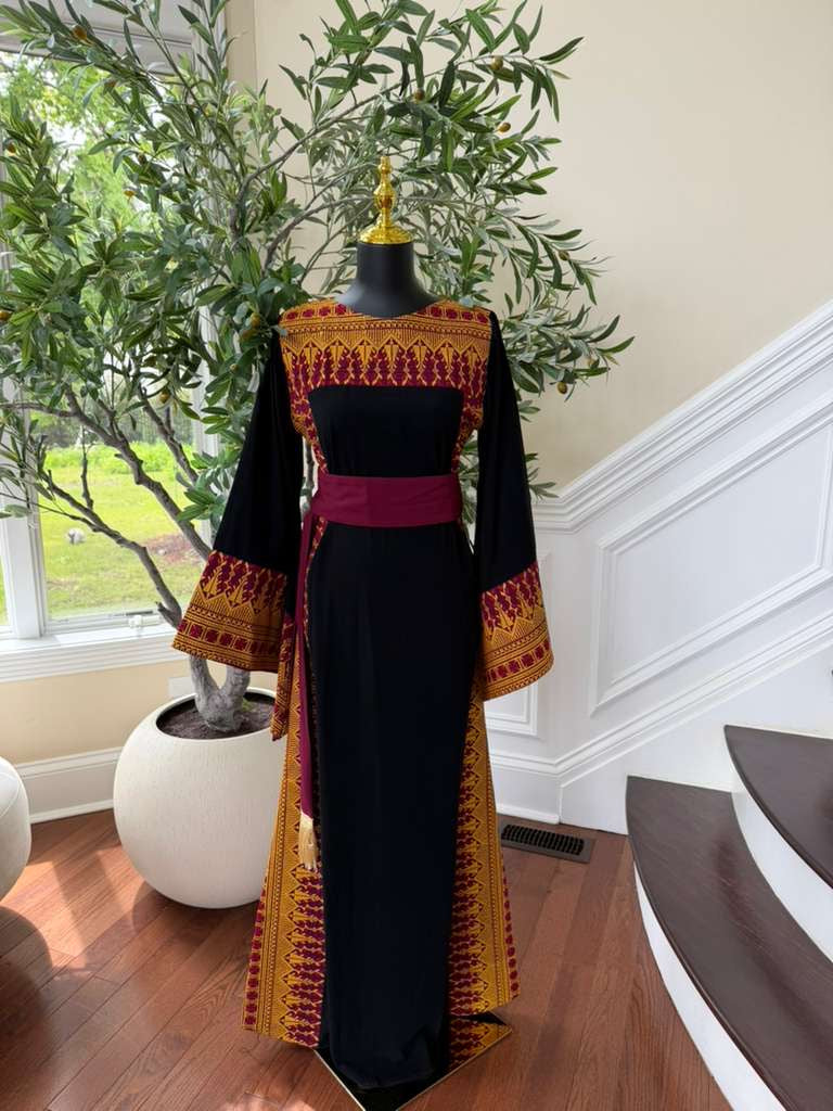 Black Embroidery Tatreez Elegance Thobe