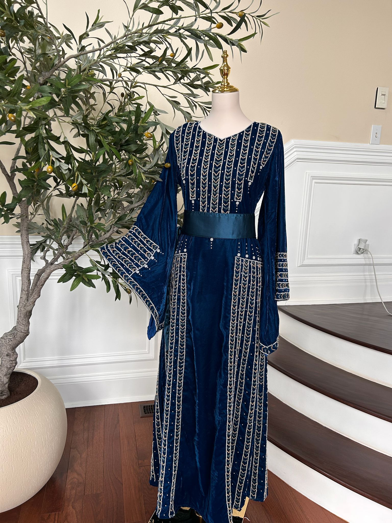 Blue Velvet Stone Thobe