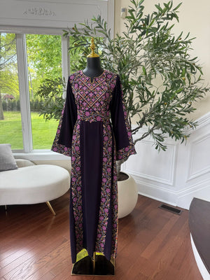 Elegant Purple Tatreez Thobe