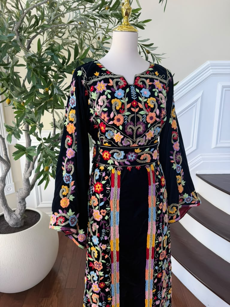 Navy Blue Stone Embroidered Tatreez Floral Thobe