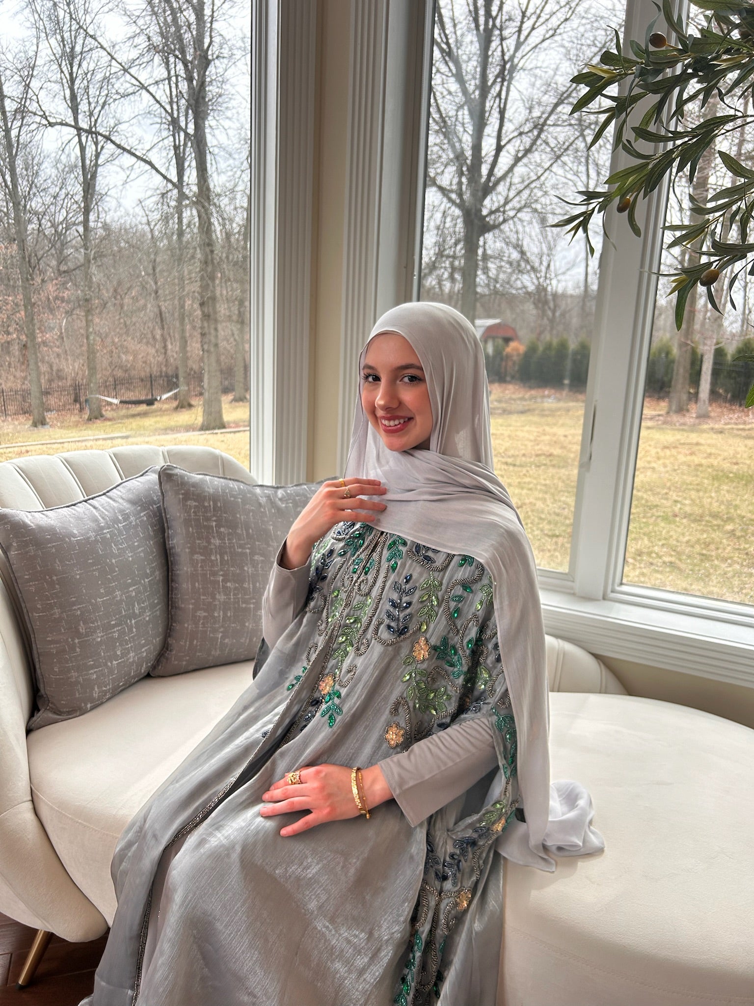 grey abaya dress Jameela Light Grey Classic Open Abaya 3pcs Set (Inner, Belt & Hijab)