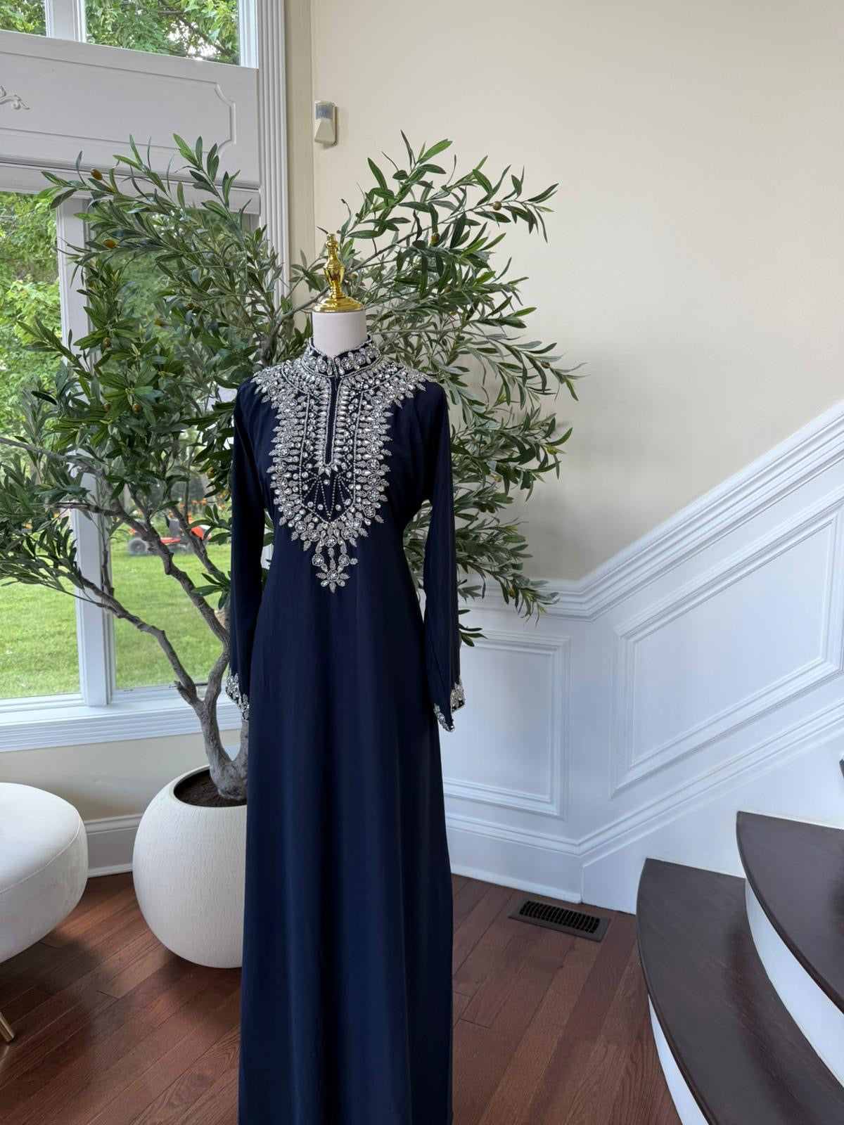 Midnight Majesty – Navy High-Neck Kaftan with Crystal Embellishment