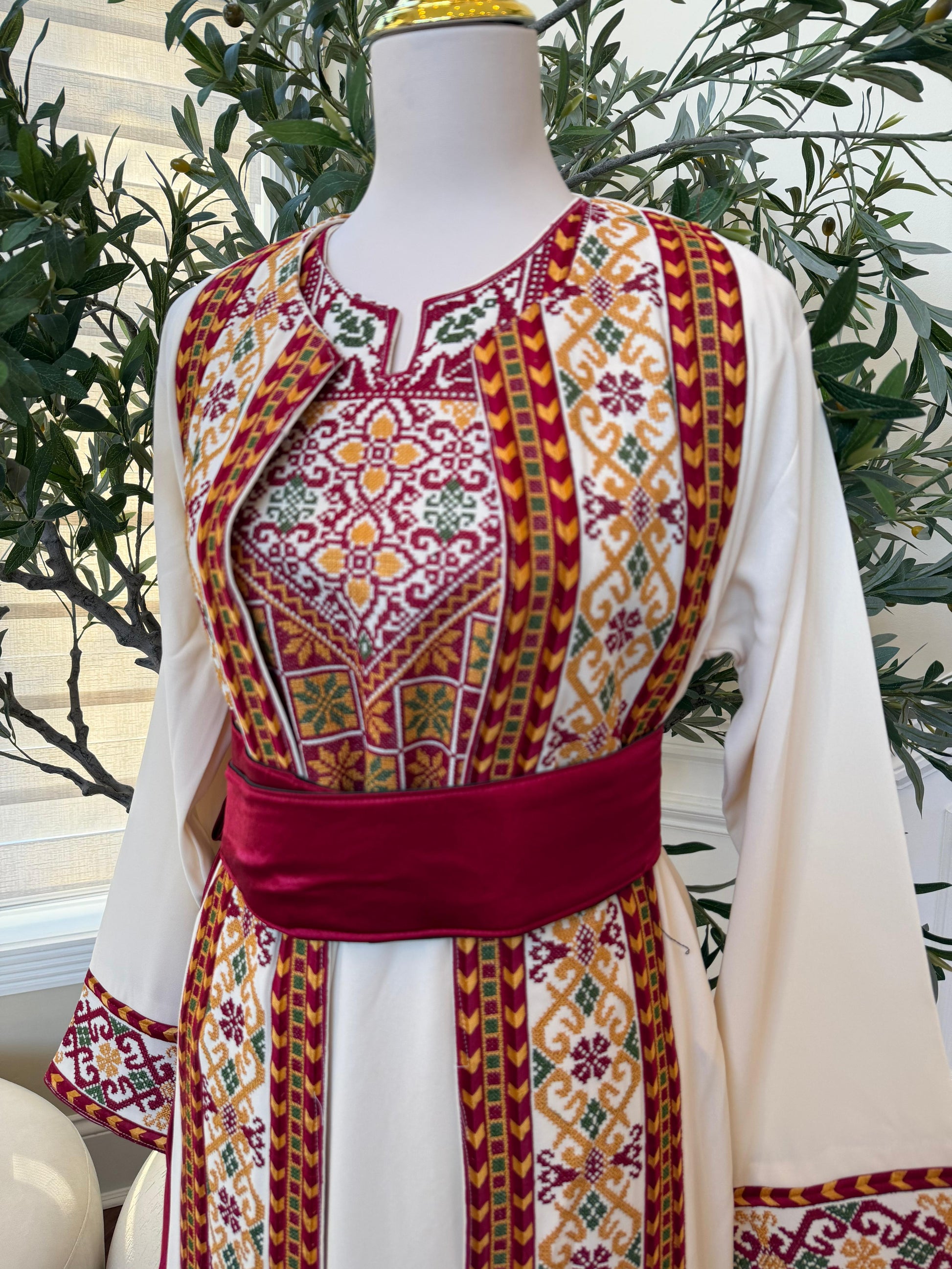 White Embroidery Tatreez Two Piece Thobe