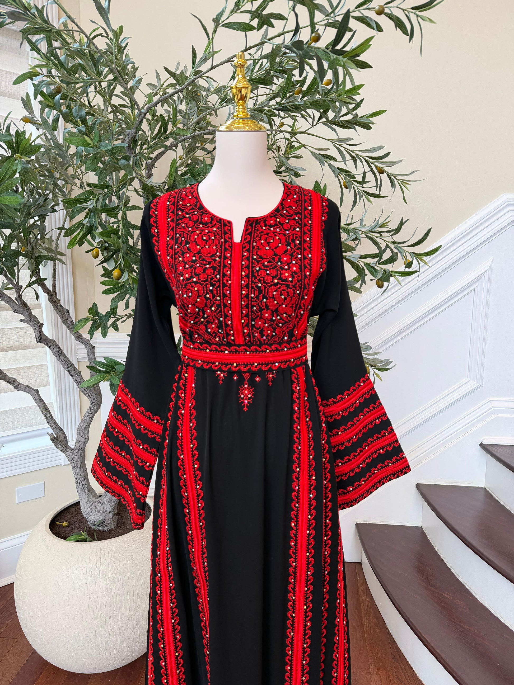 Black Embroidery Tatreez Red Heritage Thobe