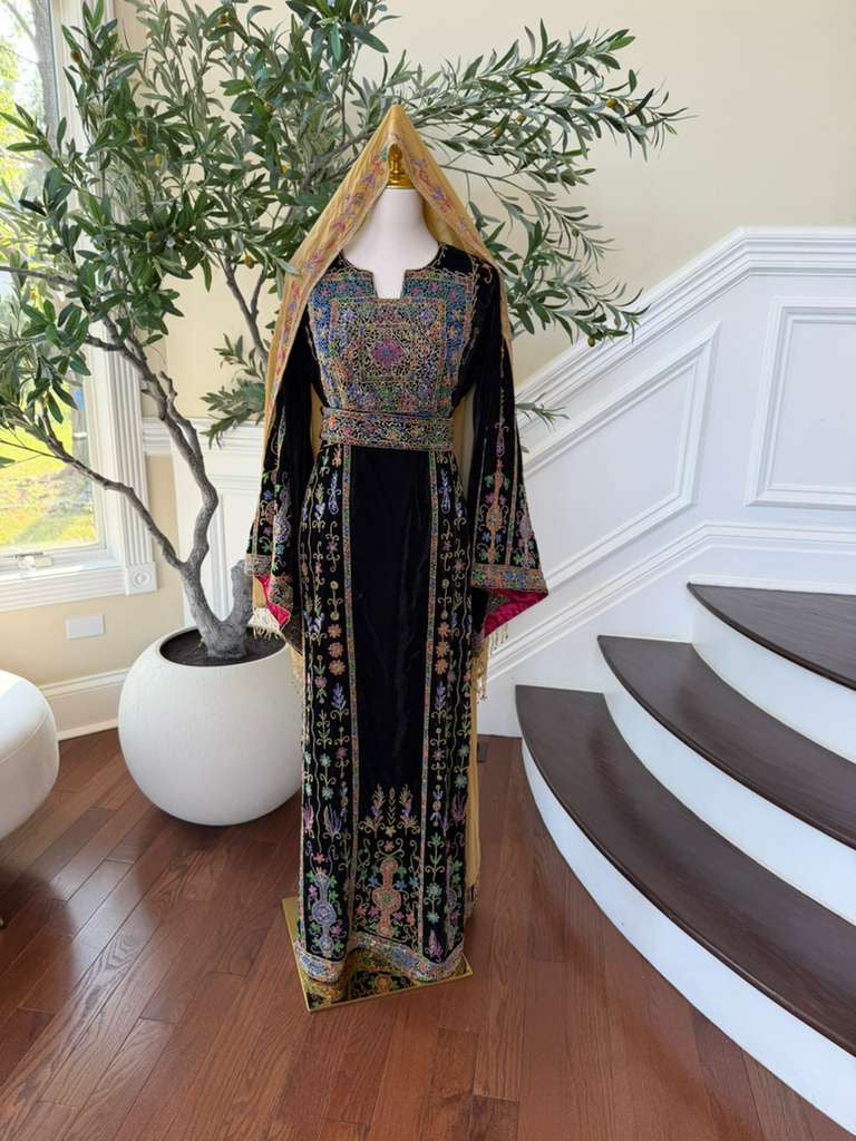 Black Beaded Stone Elegance Thobe
