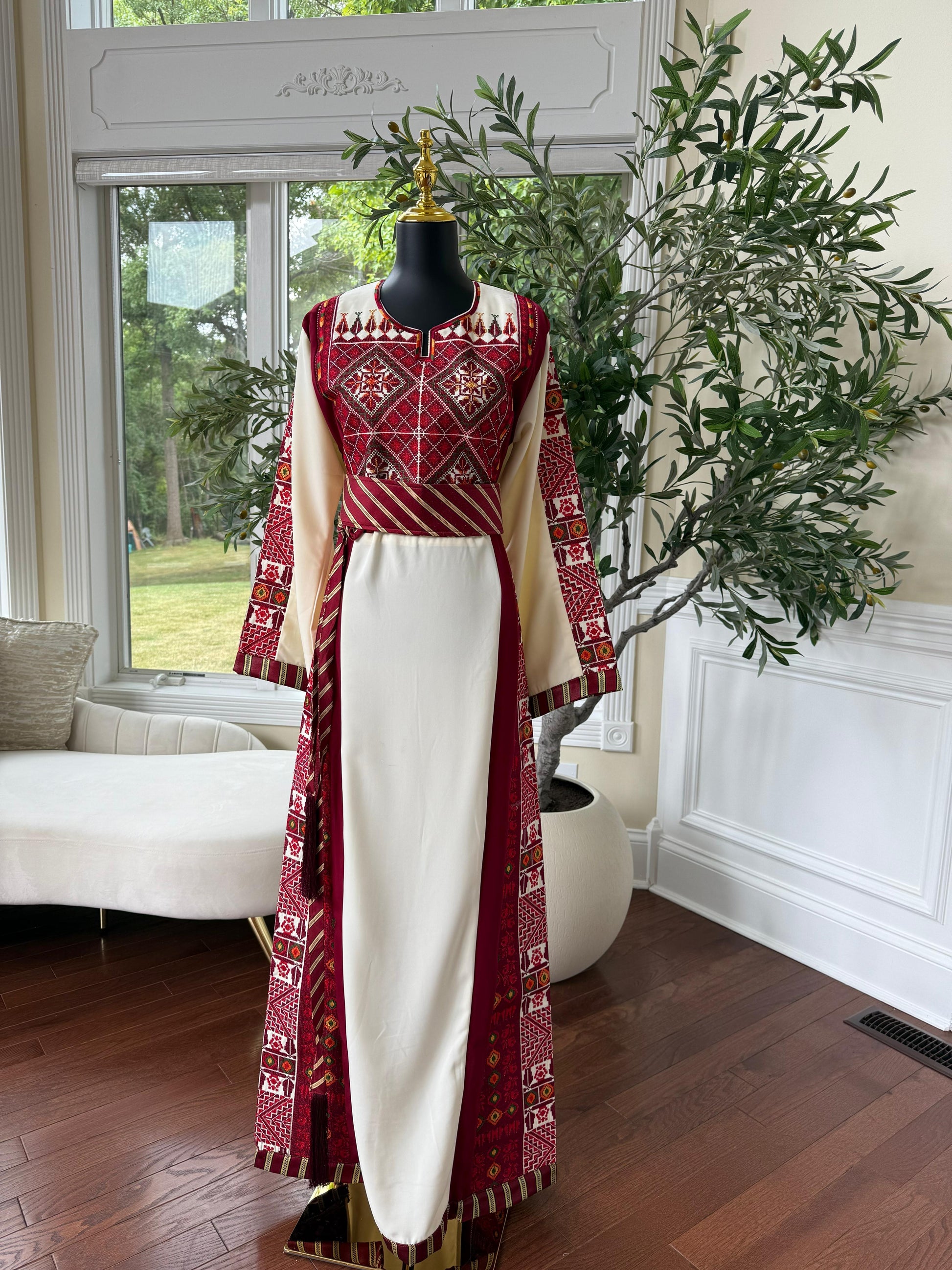 Embroidery Red Tatreez Off White Thobe