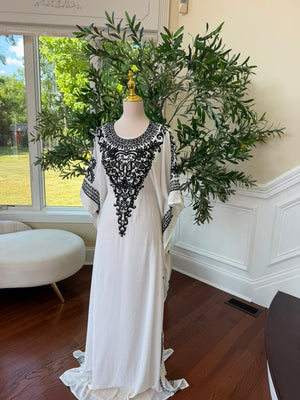 White Elegance Detail Kuftan
