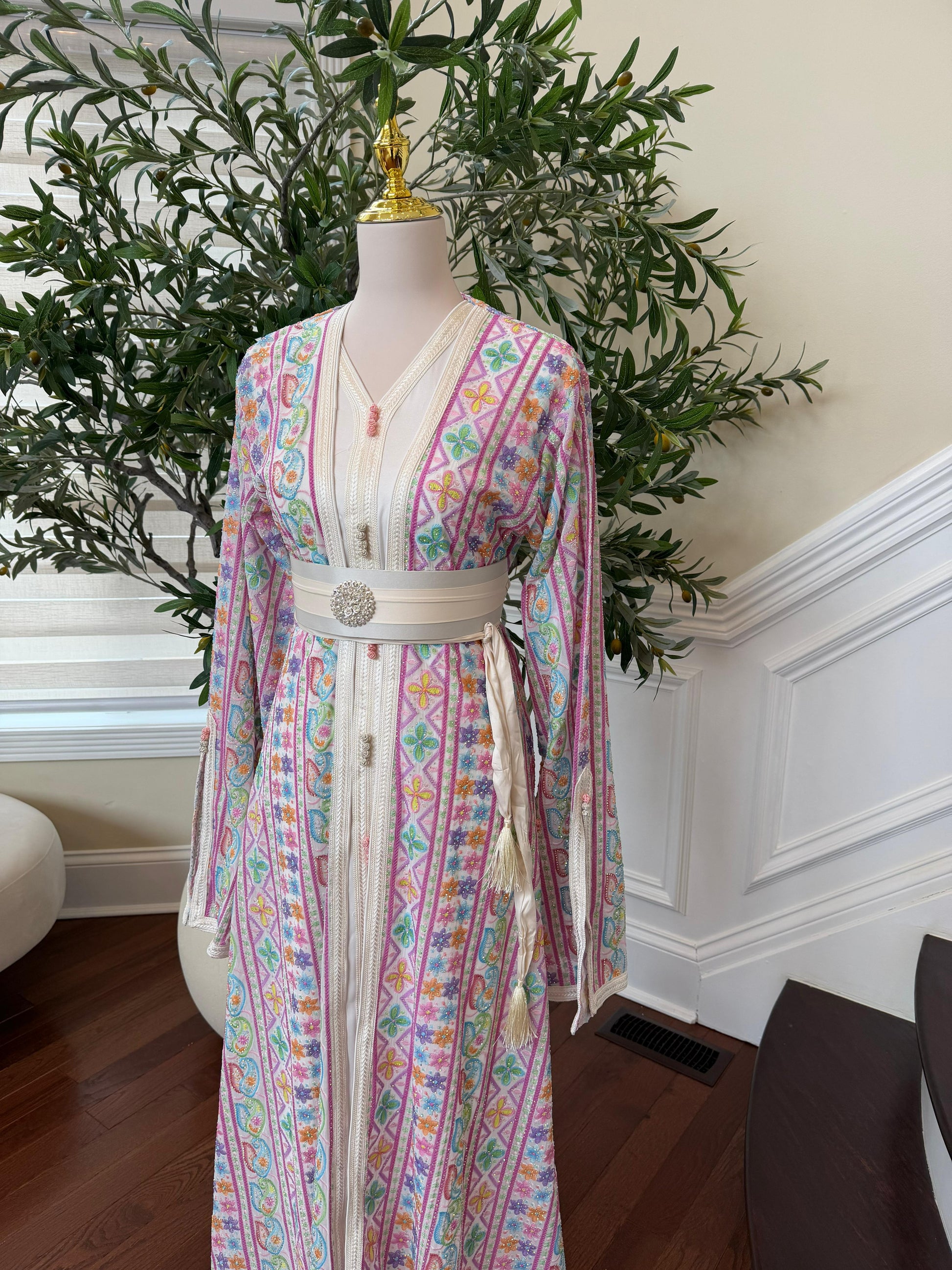 Embroidery Sequene White Kuftan