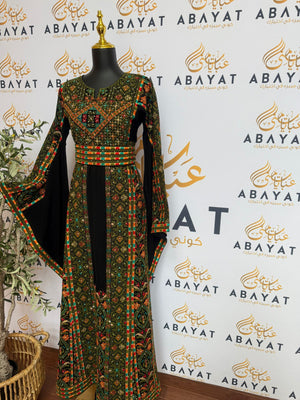 Elegant Black Embroidery Green Tatreez Thobe / A
