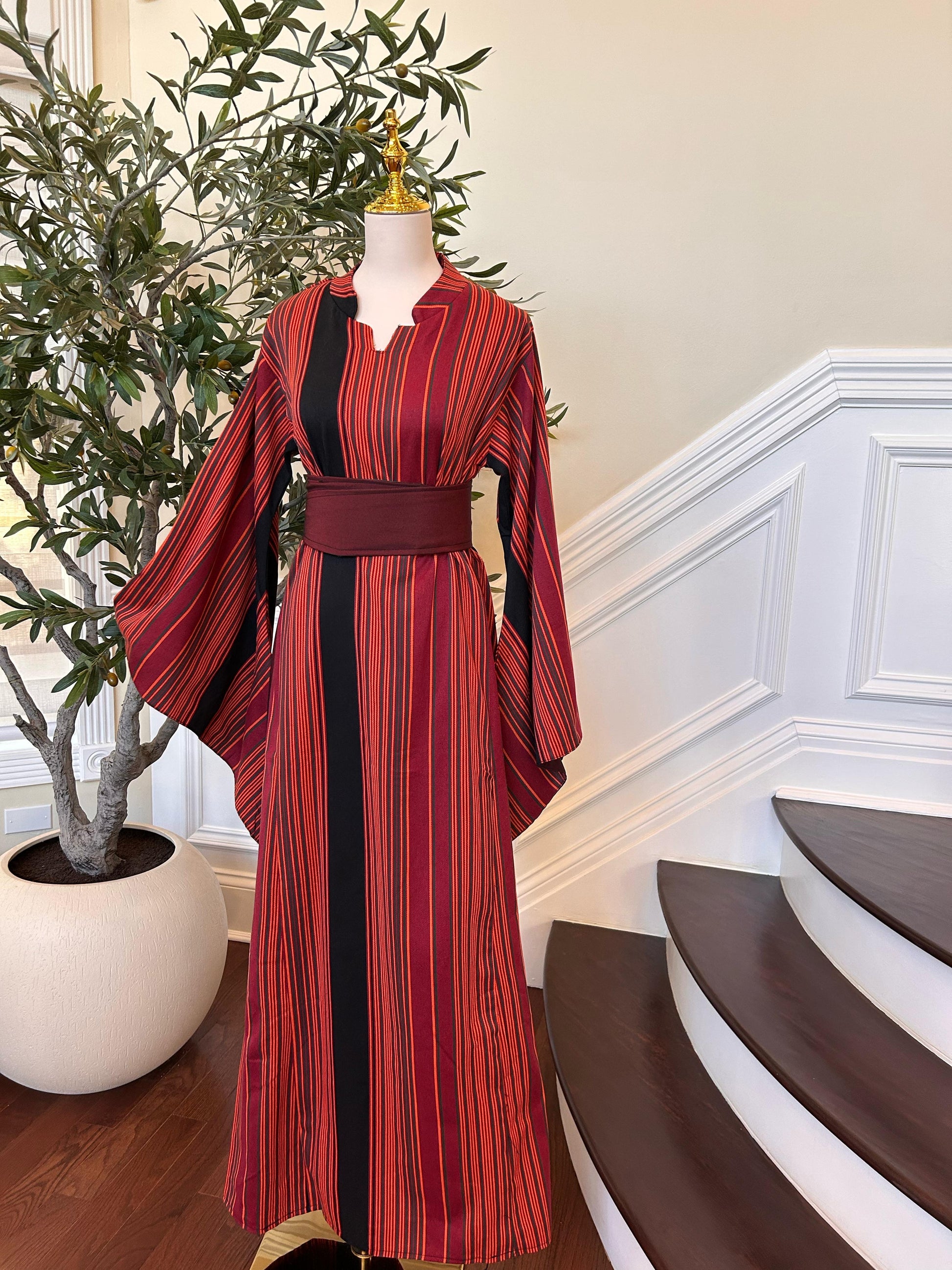 Majdalawi Traditional Elegance Thobe