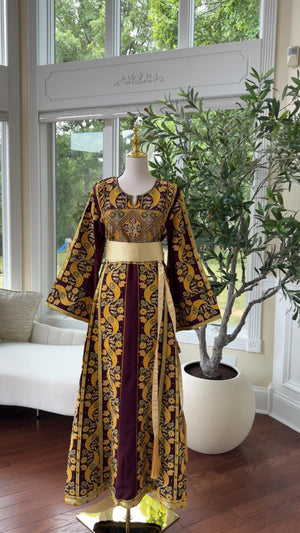Elegant Golden Mulberry Tatreez Thobe