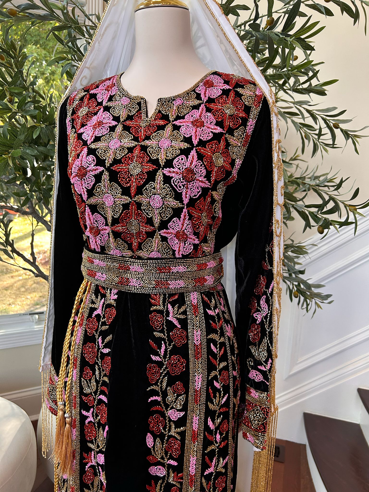 Black Velvet Stone Thobe