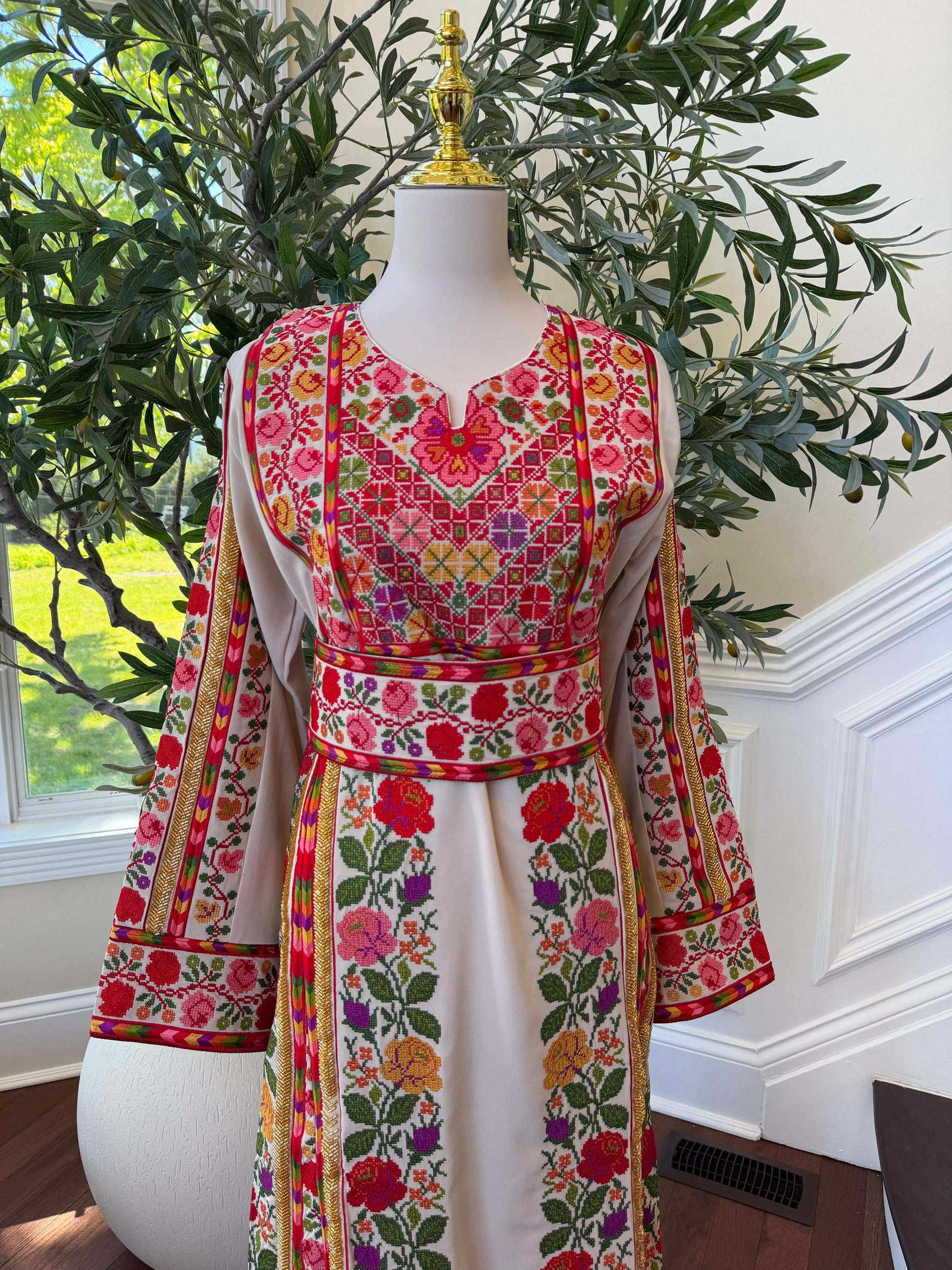 Beige Embroidery Embellished Tatreez Floral Sabal Kharaz Thobe