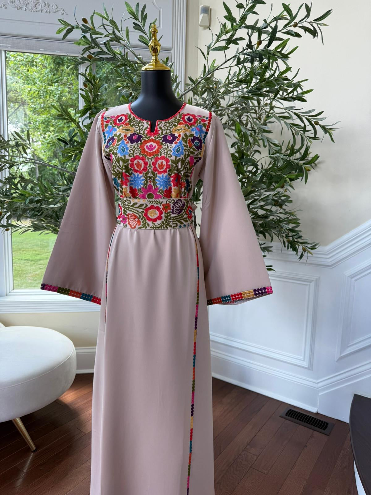Cream Floral Embroidery Thobe
