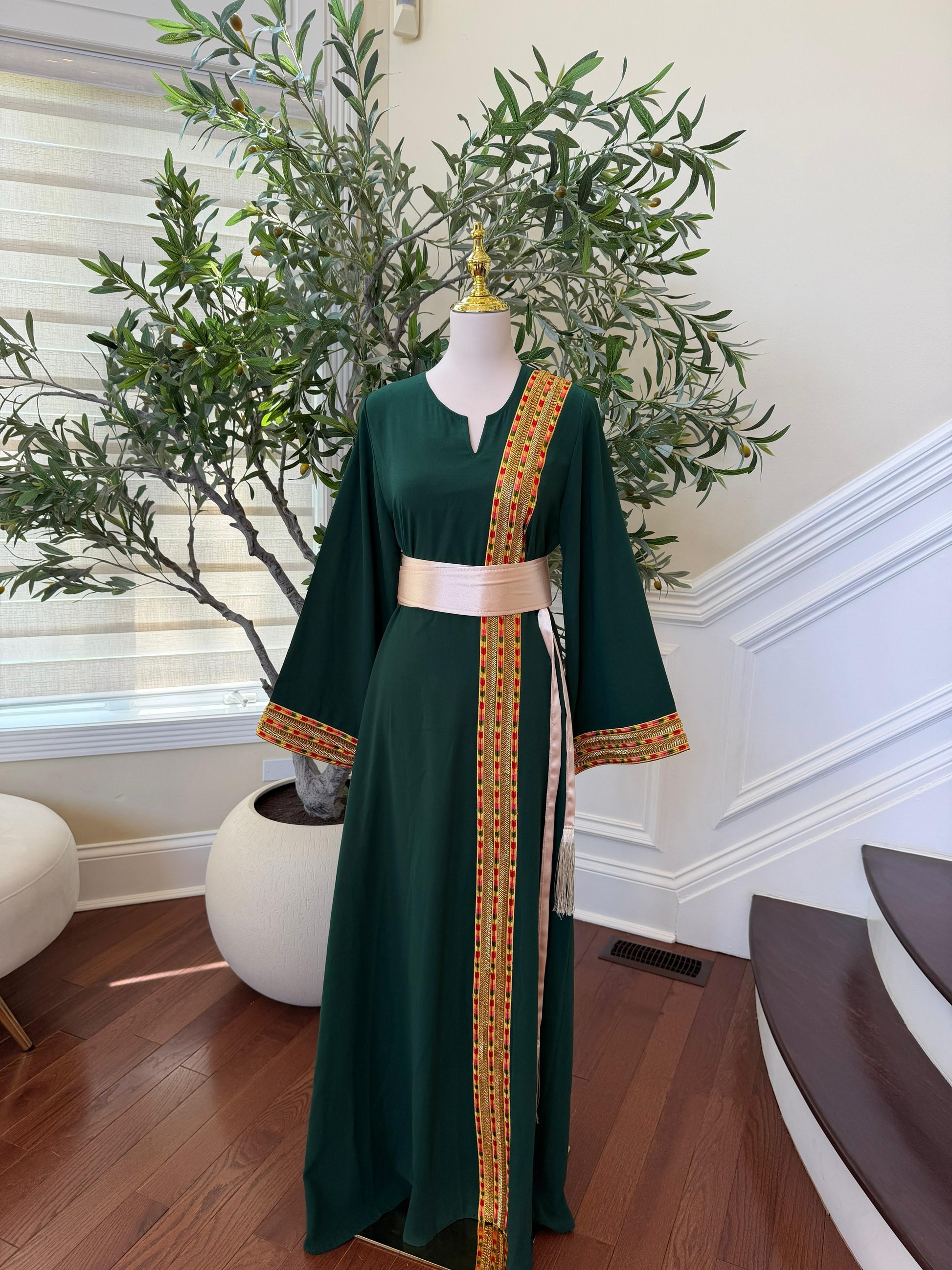 Green Embroidery Sabal Kharaz Thobe
