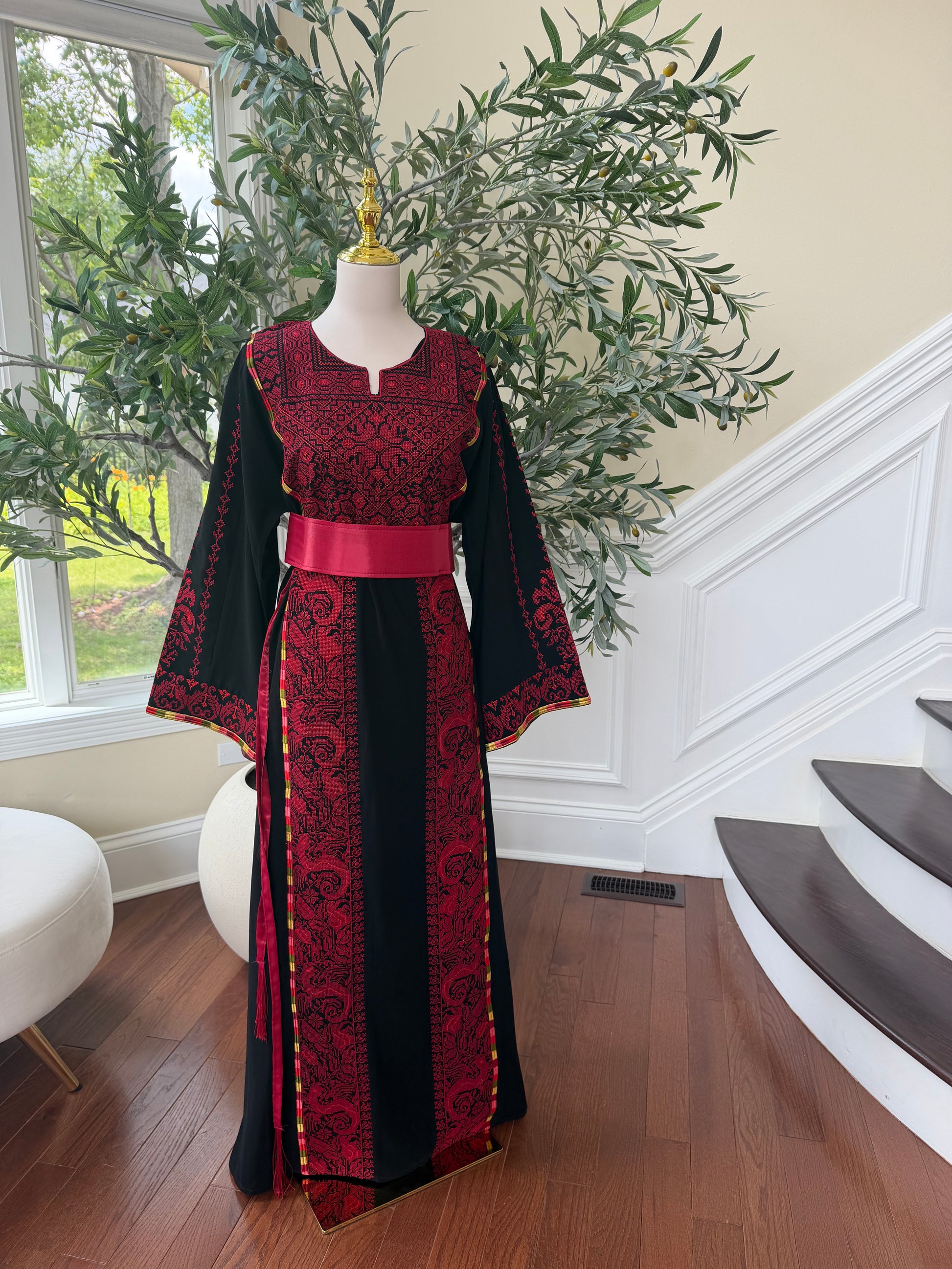 Traditional Tatreez Red Embroidery Thobe