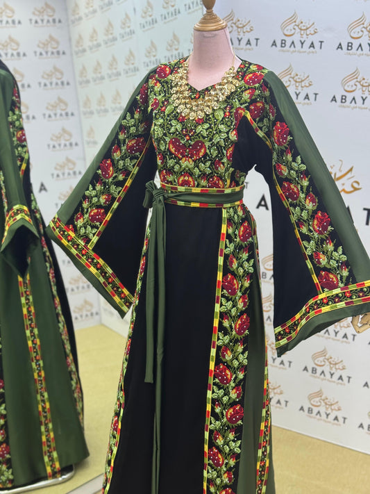 Palestinian Couture Thobe – Green Embroidered Panel