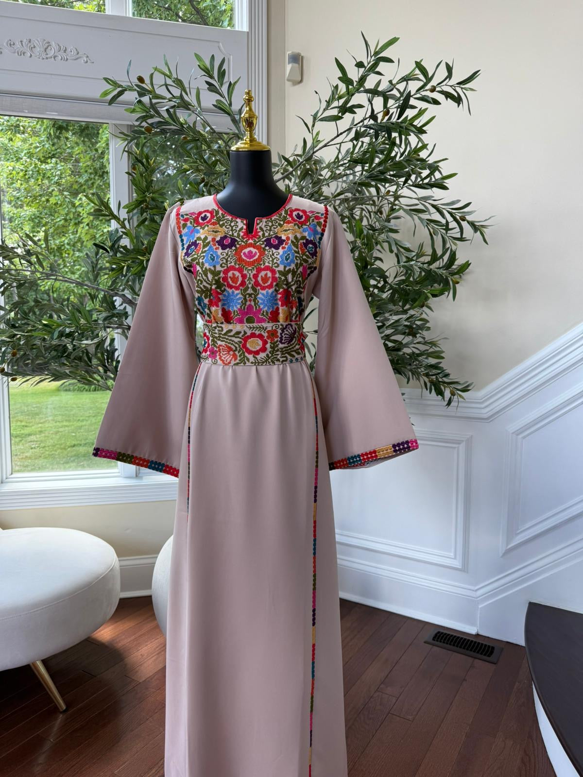 Cream Floral Embroidery Thobe