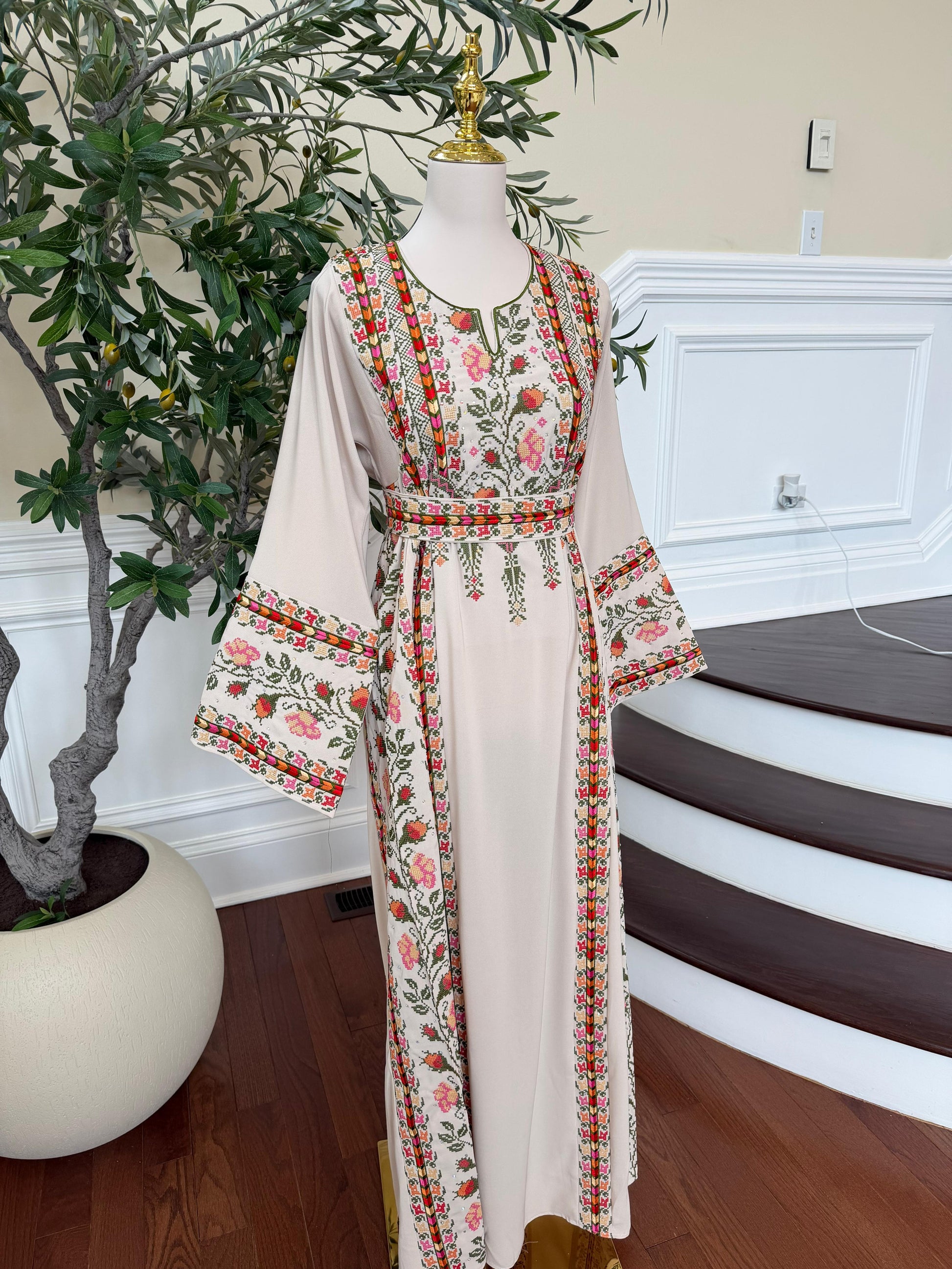 Cream Embroidery Tatreez Thobe