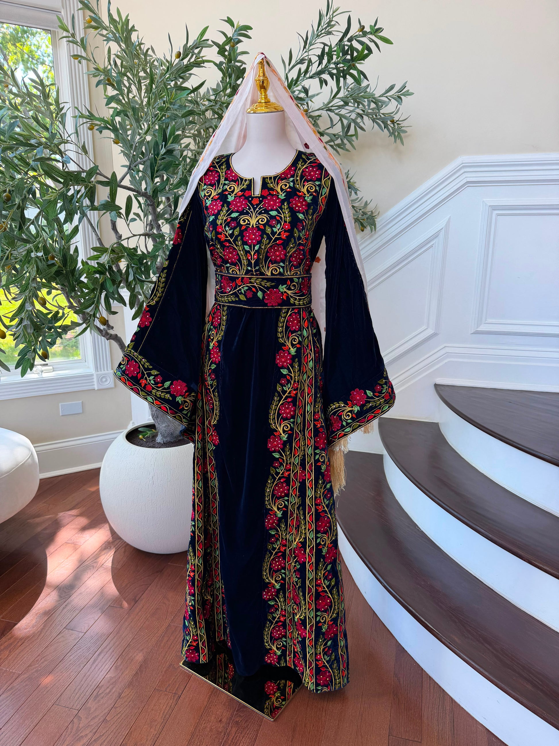 Velvet Blue Floral Embroidered Tatreez Thobe