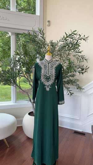 Emerald Royalty – High-Neck Kaftan with Intricate Crystal Embellishment