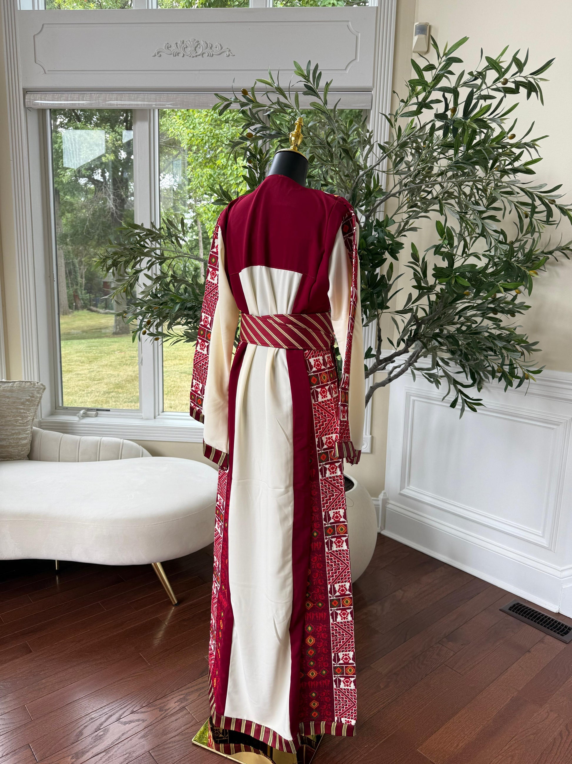 Embroidery Red Tatreez Off White Thobe