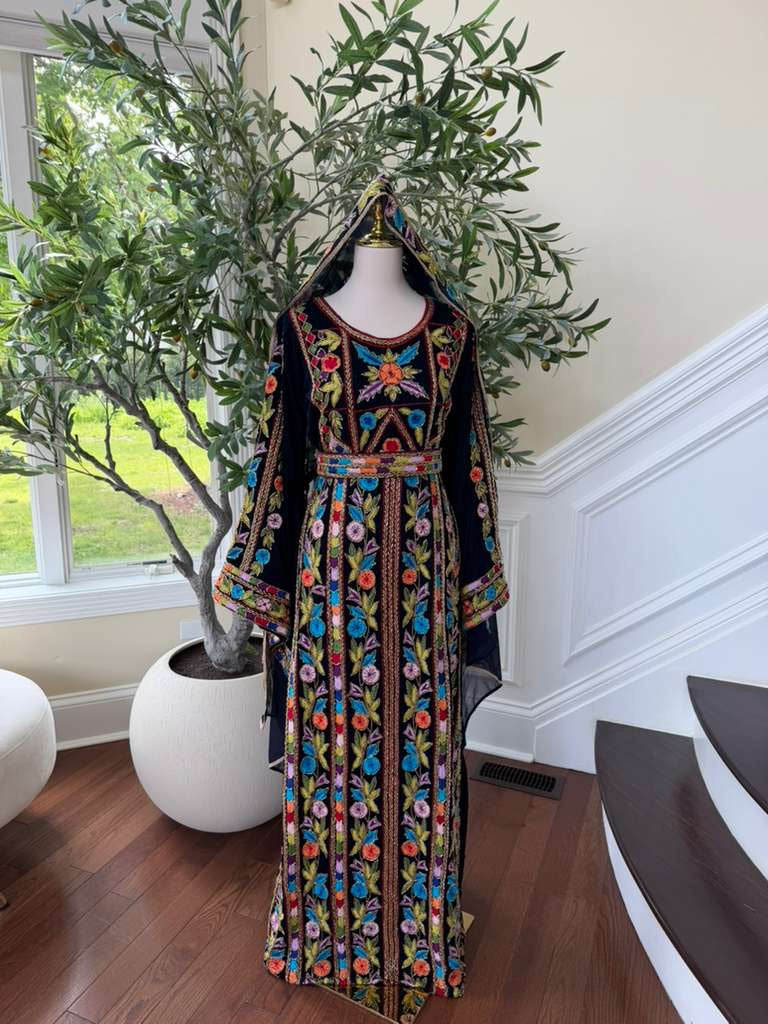 Black Beaded Stone Embroidered Thobe